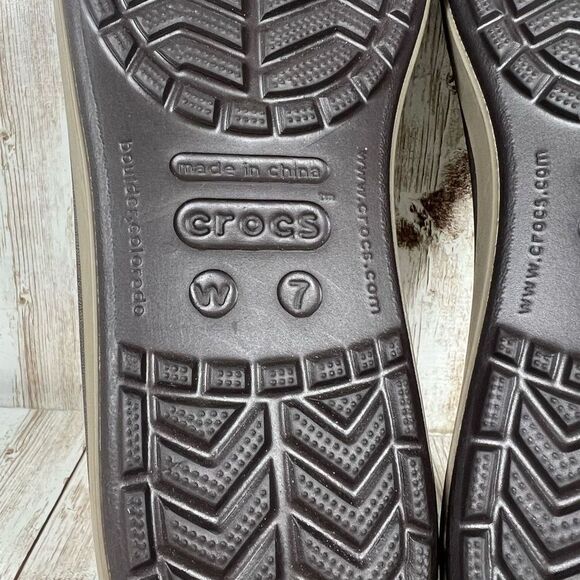 Crocs slip Ons Olivia 2 brown tan Womens 7 - Picture 7 of 7